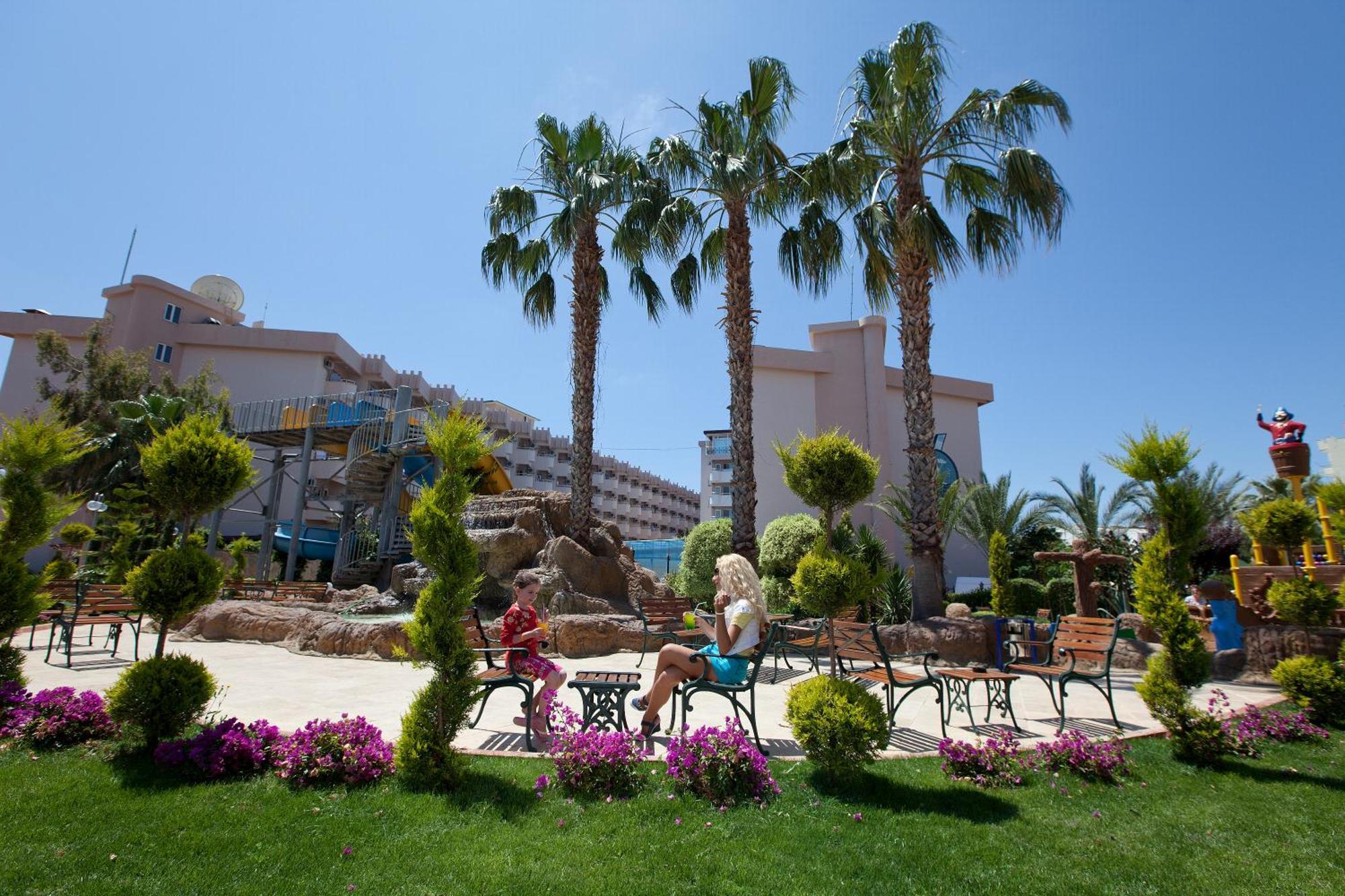 Lonicera World Avsallar Exterior foto